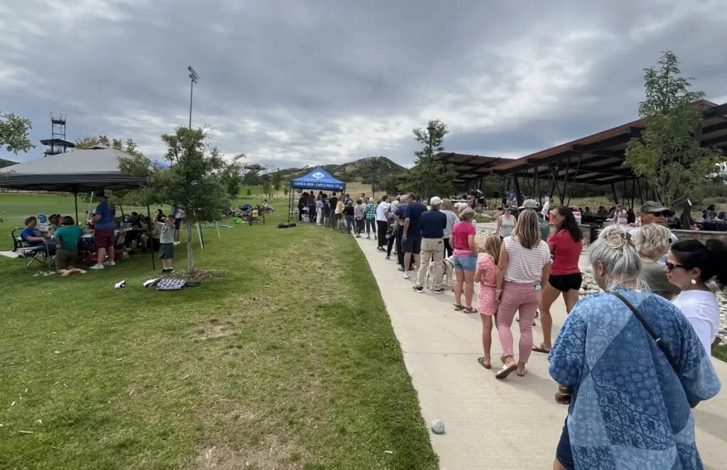 Line at KofC Food Tent at the Picnic
