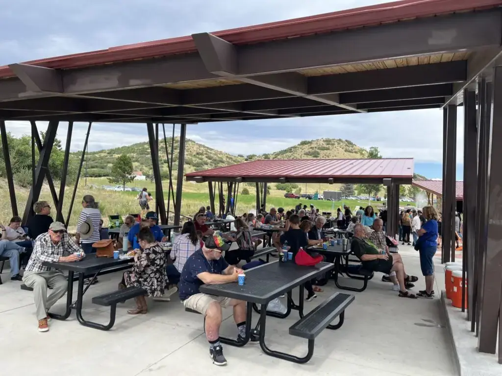 Line at KofC Food Tent at the Picnic