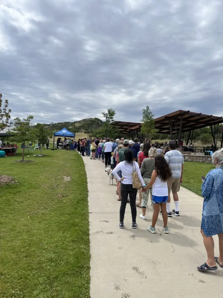 Line at KofC Food Tent at the Picnic